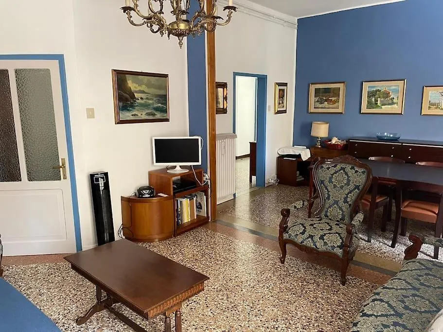 Elegant & Spacious Apartment Lido de Venecia